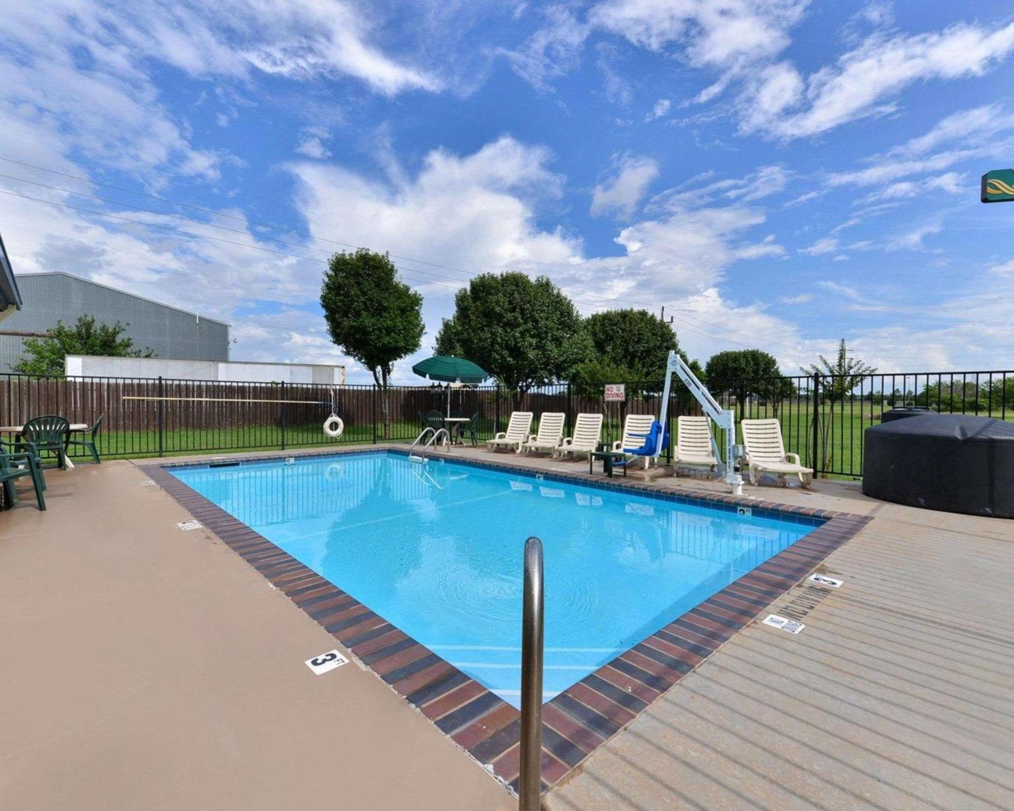 Quality Inn & Suites Wichita Falls I-44 Exterior foto